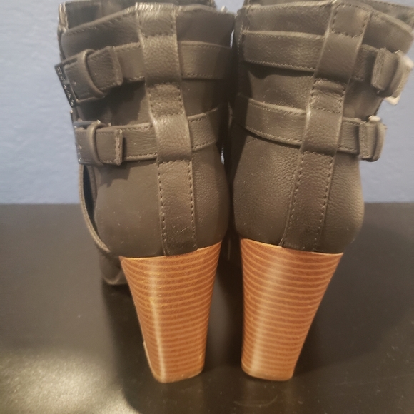 Guess Booties - Picture 4 of 5